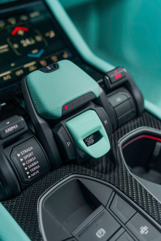 BRABUS 900_Lambo_Urus_On Location (49)-520x780